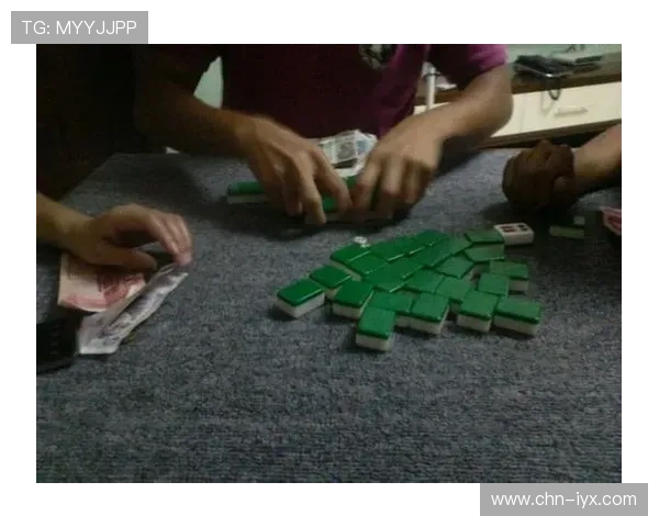 二八杠的夏天：夏日游戏娱乐必备攻略，助你轻松应对各种牌局挑战